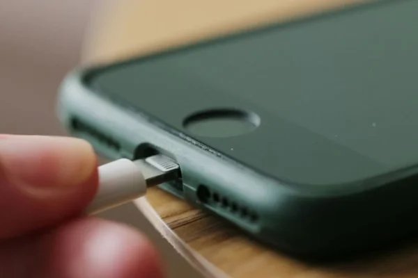 iPhone показує помилку про надмірне споживання енергії: що це означає і як виправити
