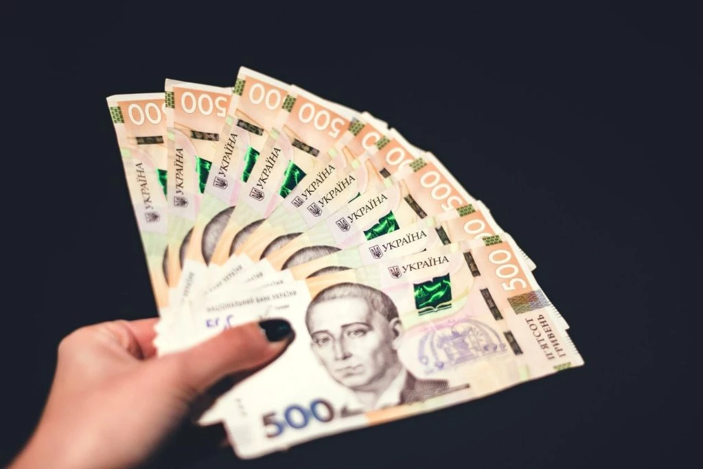 Пенсія на нову картку автоматично не перейде: що потрібно зробити після зміни банку
